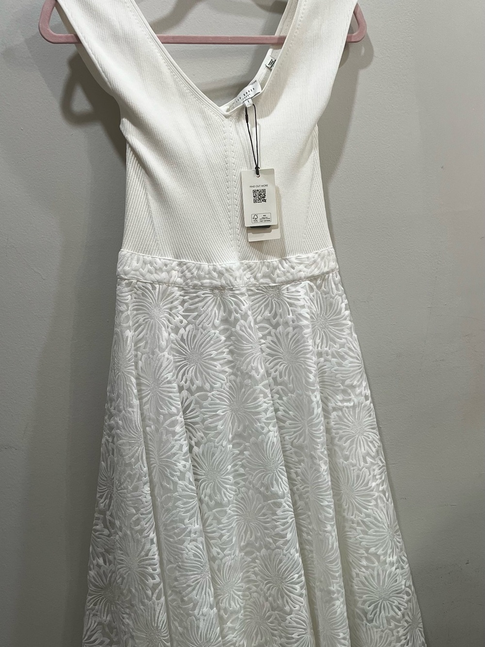 Ted Baker ANNIKAA
Knit Bodice Dress